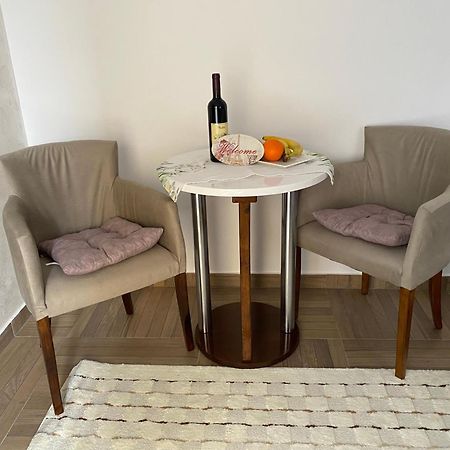 Apartmani Emily & Jully Nikšić المظهر الخارجي الصورة