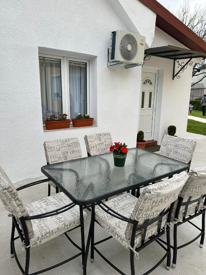 Apartmani Emily & Jully Nikšić المظهر الخارجي الصورة