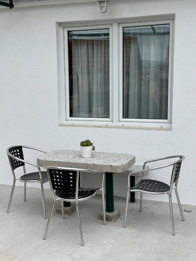 Apartmani Emily & Jully Nikšić المظهر الخارجي الصورة