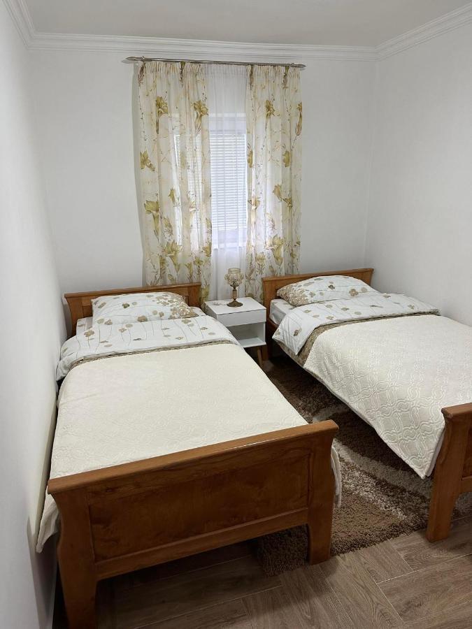 Apartmani Emily & Jully Nikšić المظهر الخارجي الصورة