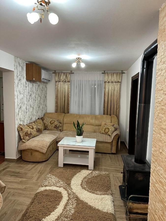 Apartmani Emily & Jully Nikšić المظهر الخارجي الصورة