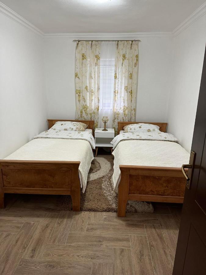 Apartmani Emily & Jully Nikšić المظهر الخارجي الصورة