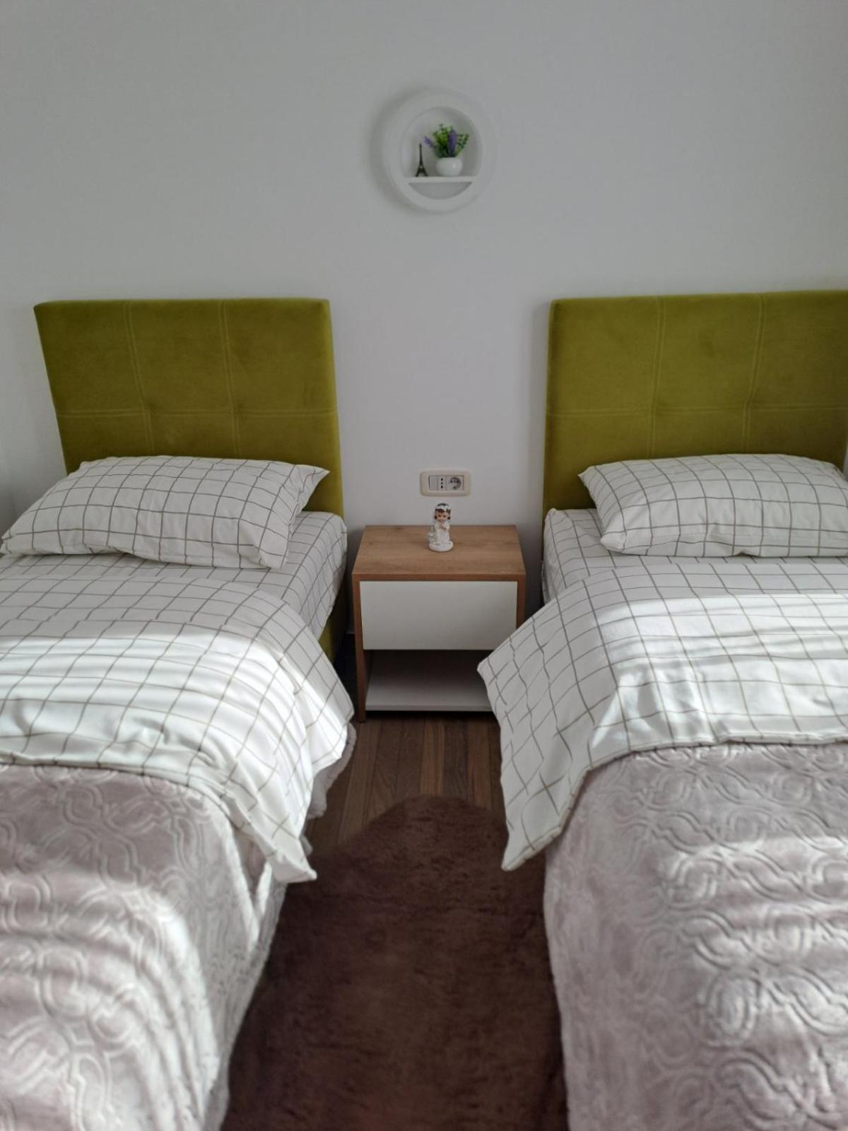 Apartmani Emily & Jully Nikšić المظهر الخارجي الصورة