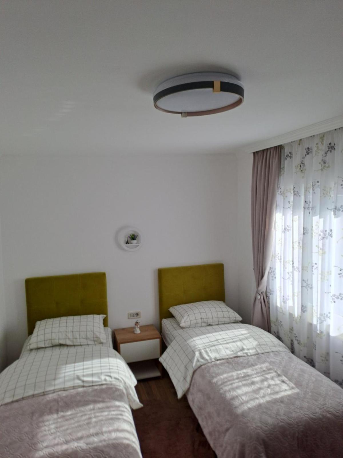 Apartmani Emily & Jully Nikšić المظهر الخارجي الصورة