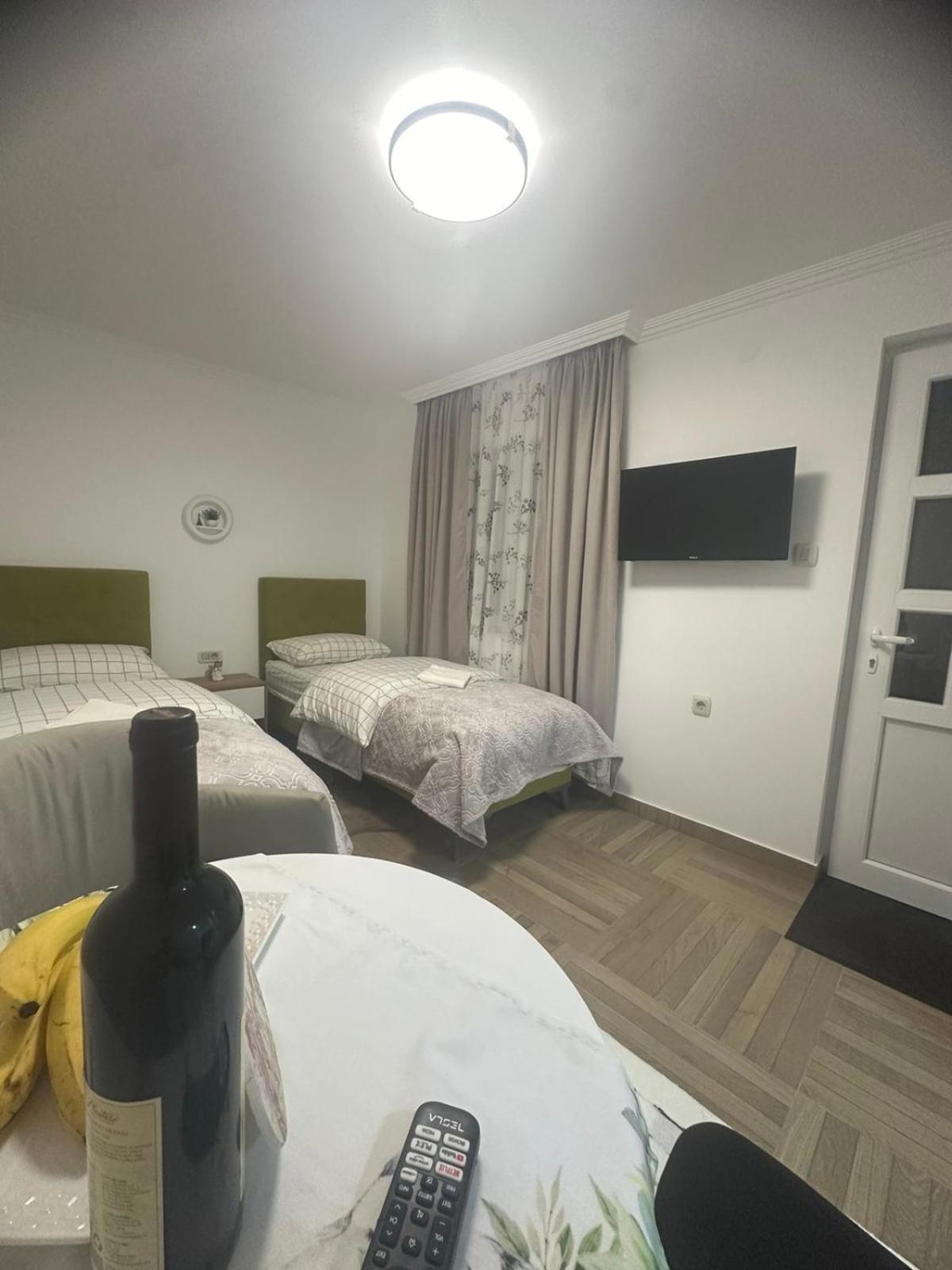 Apartmani Emily & Jully Nikšić المظهر الخارجي الصورة