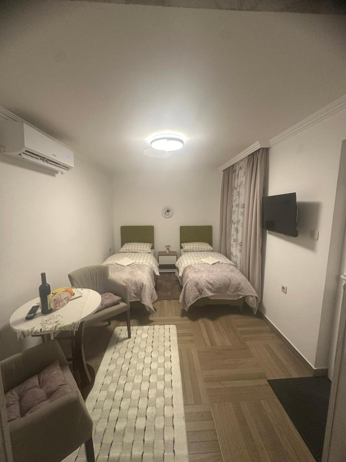 Apartmani Emily & Jully Nikšić المظهر الخارجي الصورة