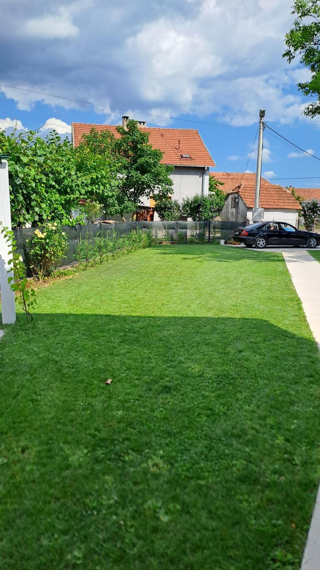 Apartmani Emily & Jully Nikšić الغرفة الصورة